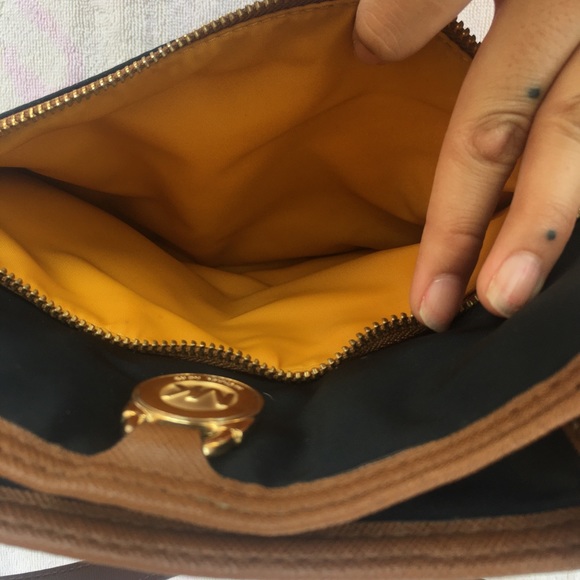 authentic navy blue michael kors purse - Picture 5 of 5